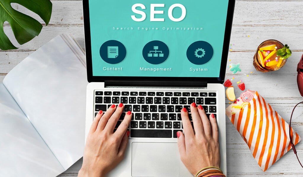 Concepto de sitio web con SEO